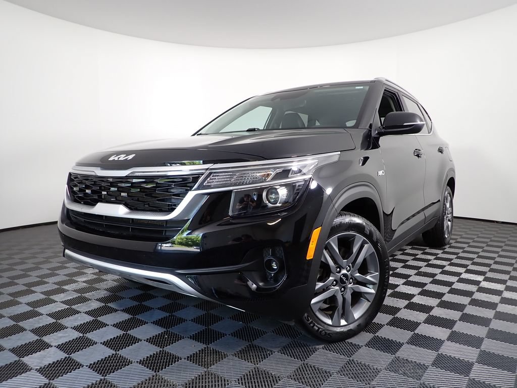 Used 2023 Kia Seltos S AWD/4WD image 2