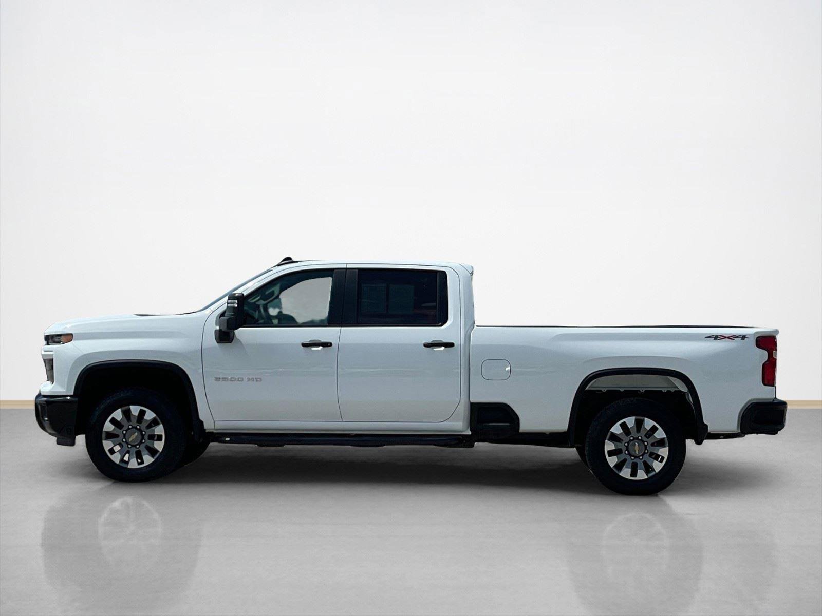 Used 2025 Chevrolet Silverado 2500 Custom w/ Custom Value Package AWD/4WD image 4