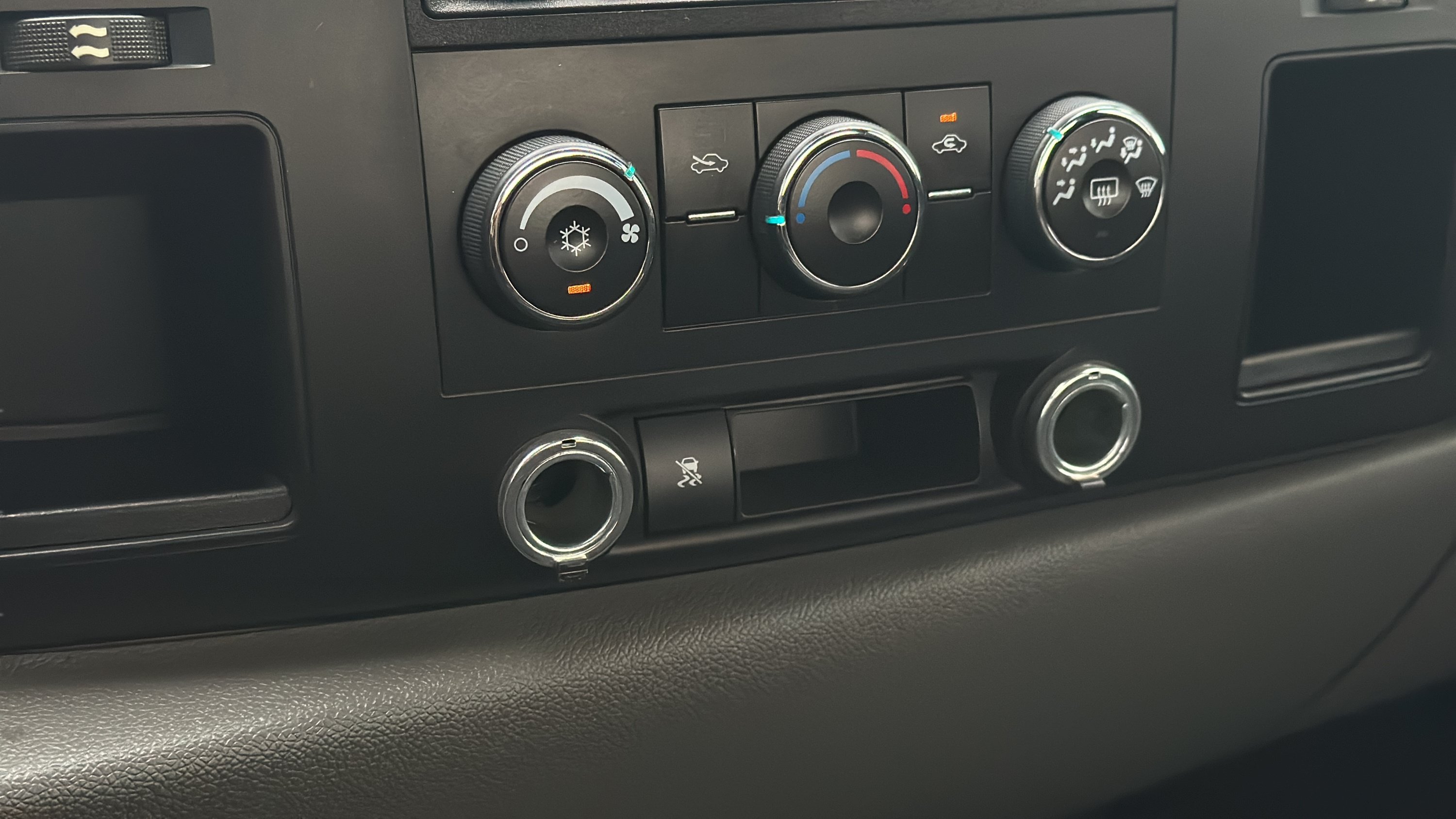 Used 2010 Chevrolet Silverado 1500 LS AWD/4WD image 18