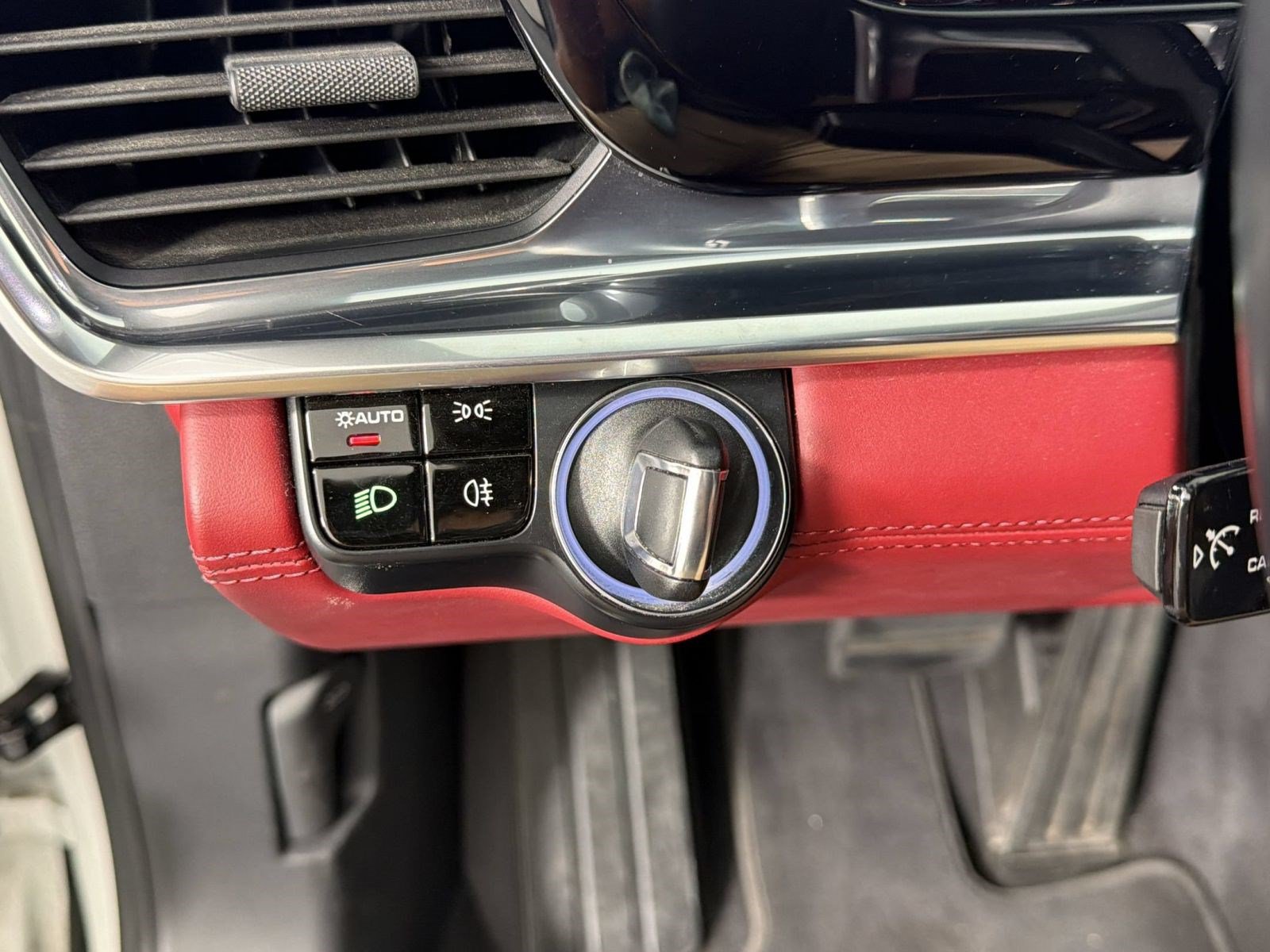 Certified 2019 Porsche Panamera image 19