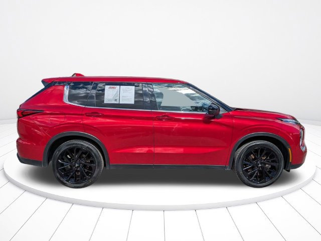 Used 2024 Mitsubishi Outlander FWD image 3
