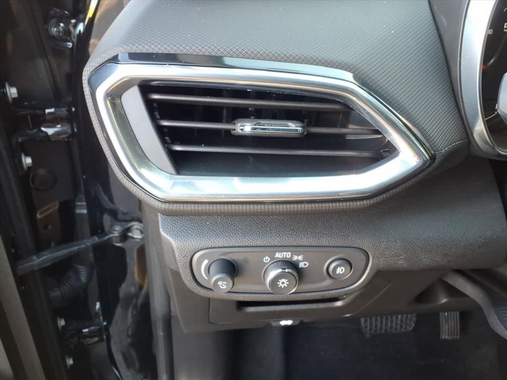 Certified 2022 Chevrolet TrailBlazer LT w/ Convenience Package FWD image 18