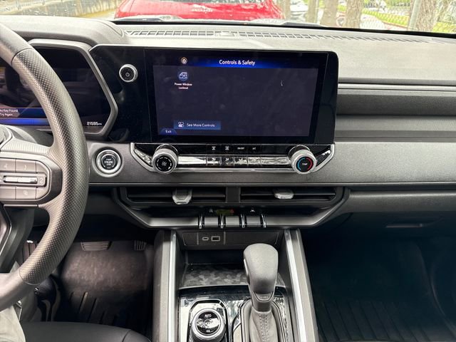Used 2024 Chevrolet Colorado Trail Boss image 23