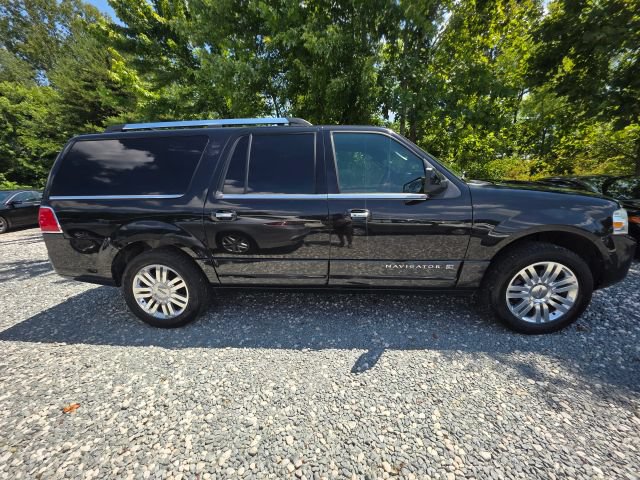 Used 2013 Lincoln Navigator L 2WD image 4