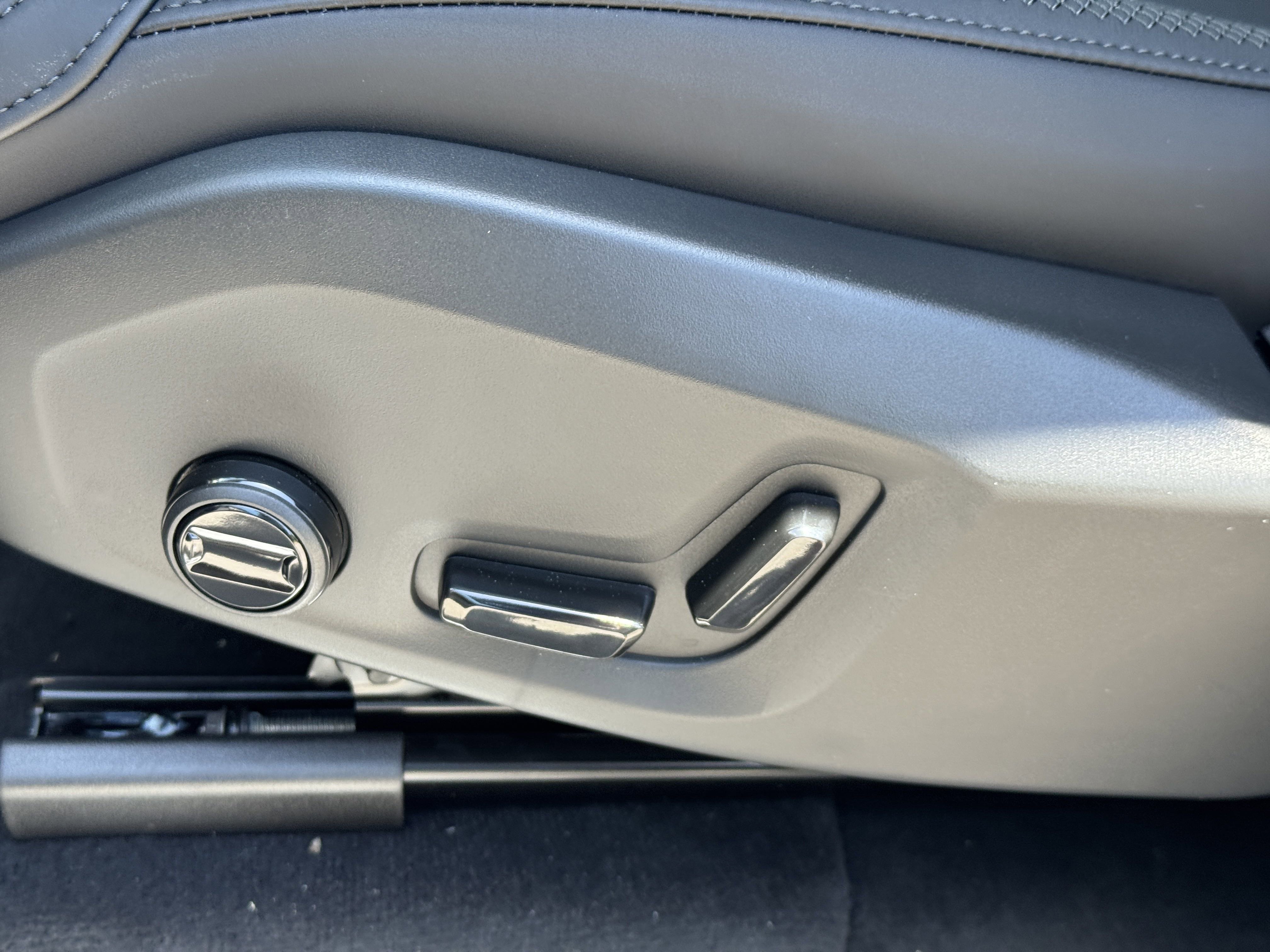 New 2026 Volvo XC90 B6 Core image 19