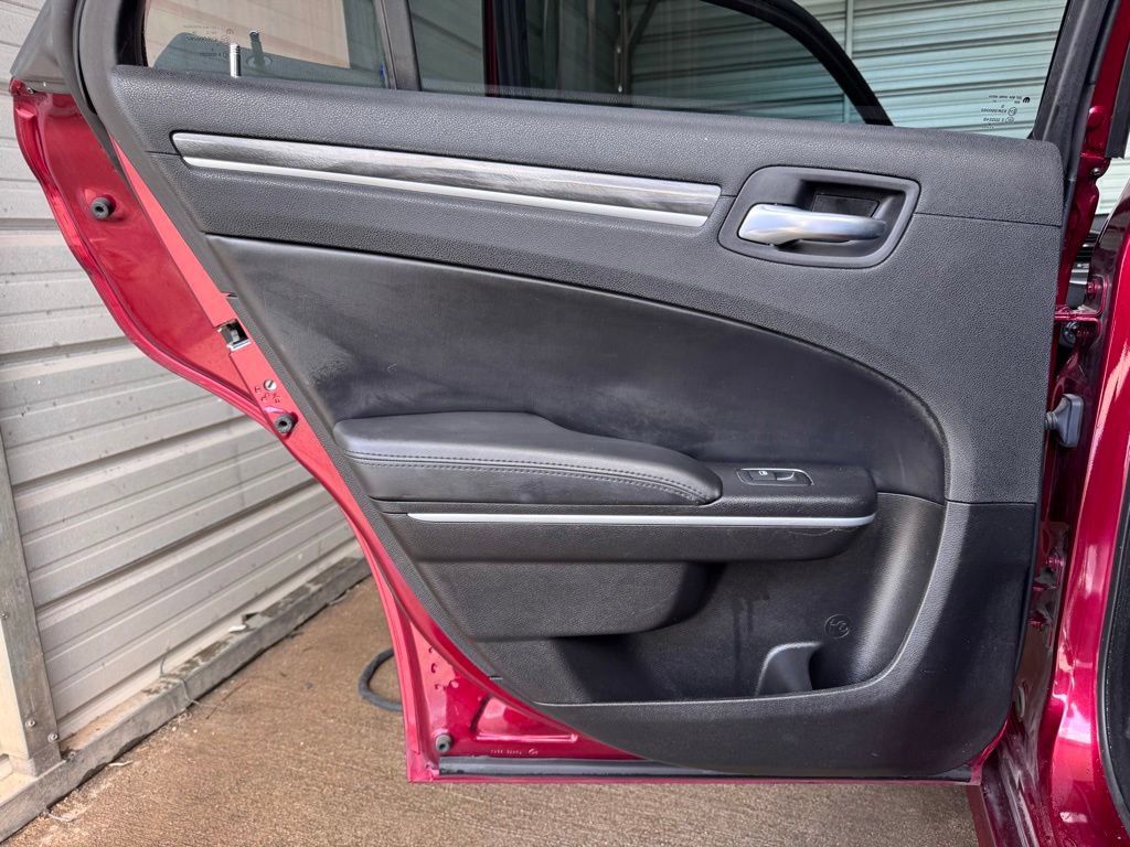 Used 2022 Chrysler 300 Touring L RWD image 21
