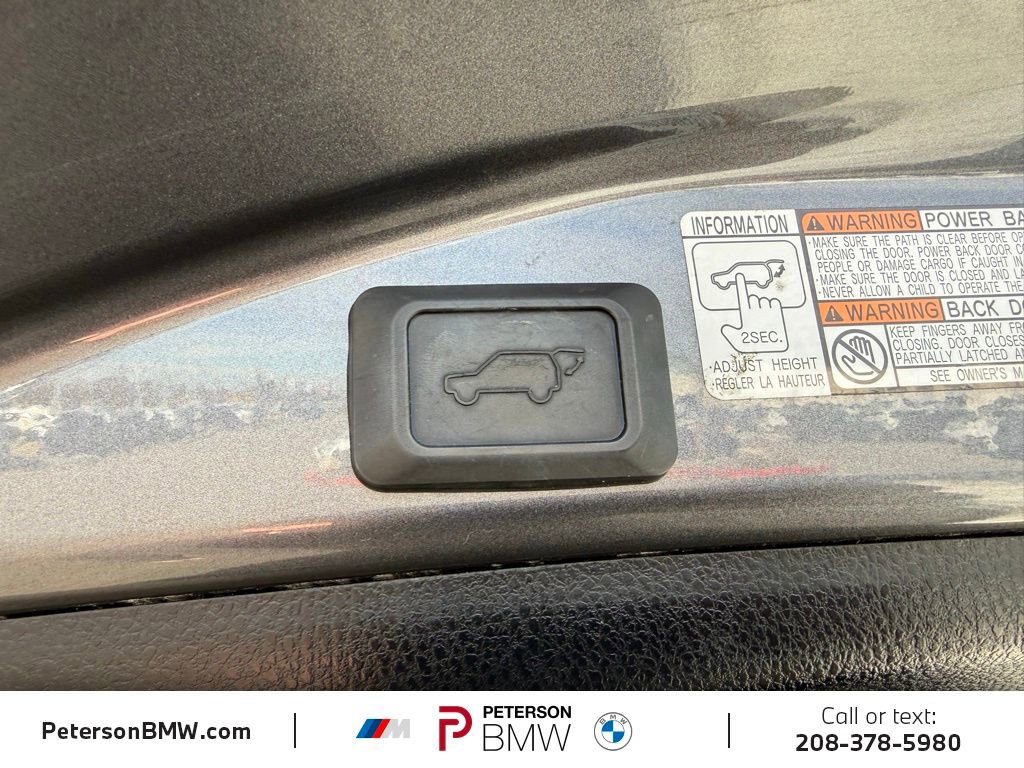 Used 2018 Toyota RAV4 SE w/ Advanced Technology Package image 11