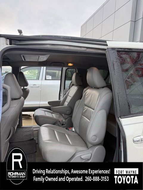 Used 2017 Toyota Sienna XLE Premium FWD image 11