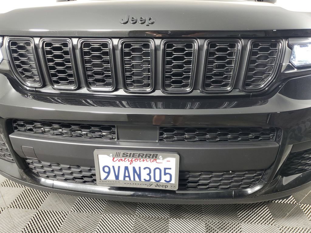 Used 2025 Jeep Grand Cherokee L Altitude image 10