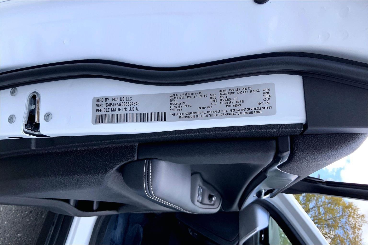 Certified 2025 Jeep Grand Cherokee L Altitude AWD/4WD image 31