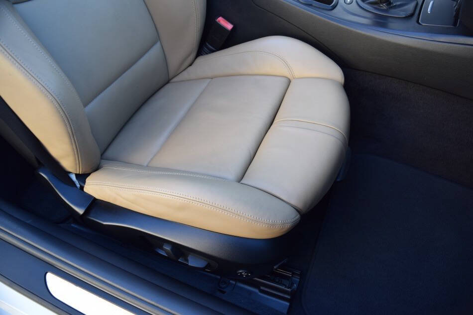 Used 2011 BMW M3 Convertible RWD image 56
