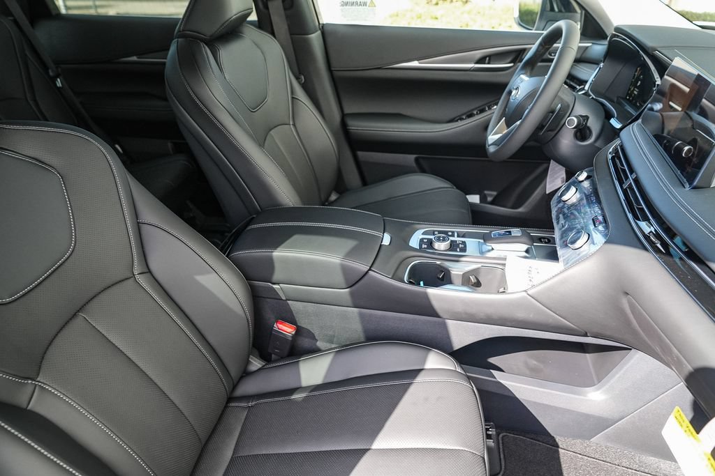 Certified 2026 INFINITI QX60 Pure w/ Cargo Package FWD image 16