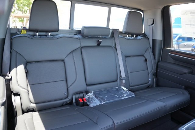 New 2025 GMC Sierra 2500 Denali w/ Denali Reserve Package image 19