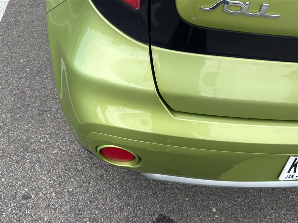 Used 2017 Kia Soul + FWD image 10