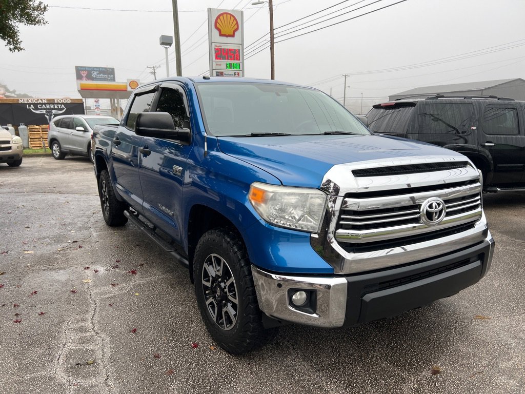 Used 2017 Toyota Tundra SR5 w/ TRD Off Road Package image 5