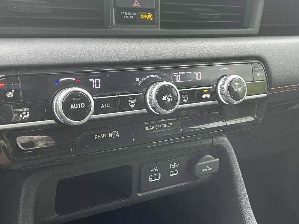 Used 2025 Honda Pilot Sport image 26