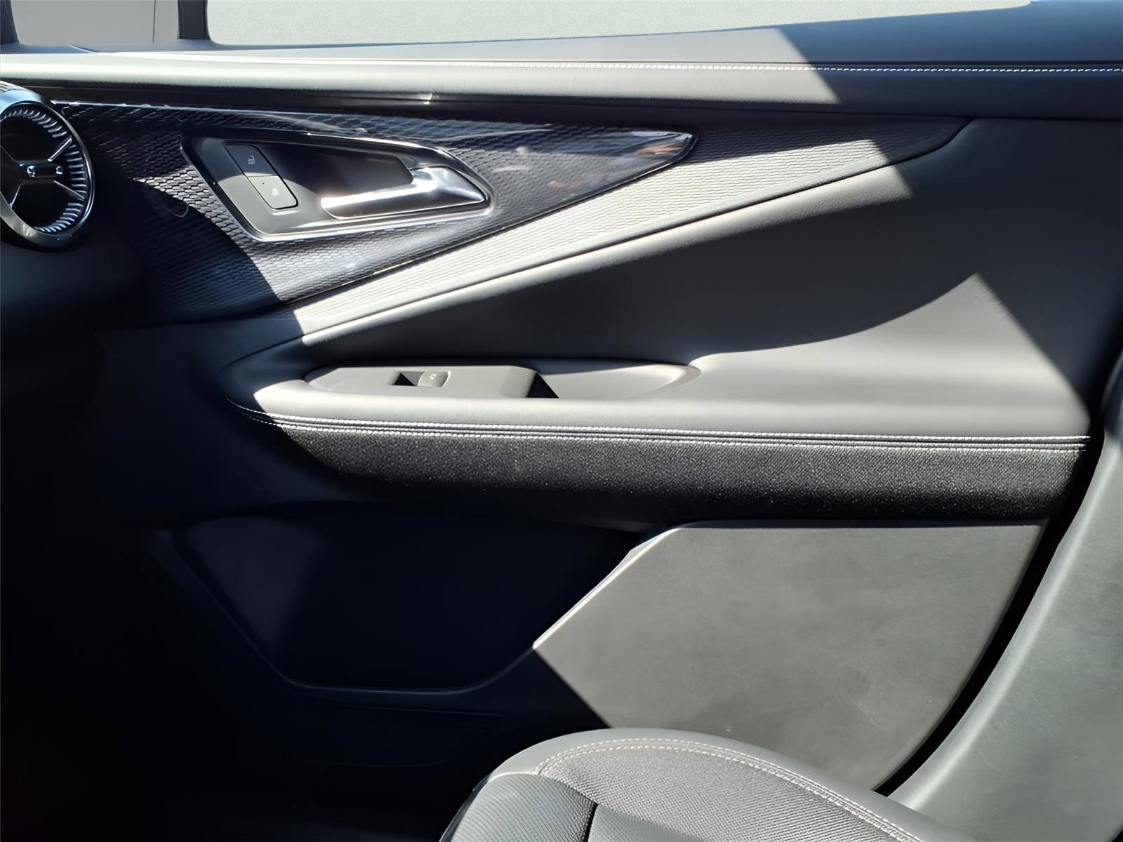 New 2025 Chevrolet Blazer EV LT image 25