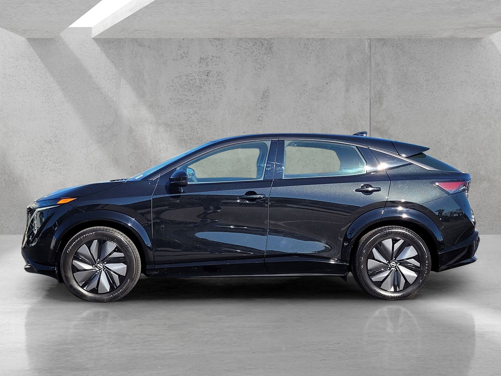 Used 2024 Nissan Ariya AWD image 7