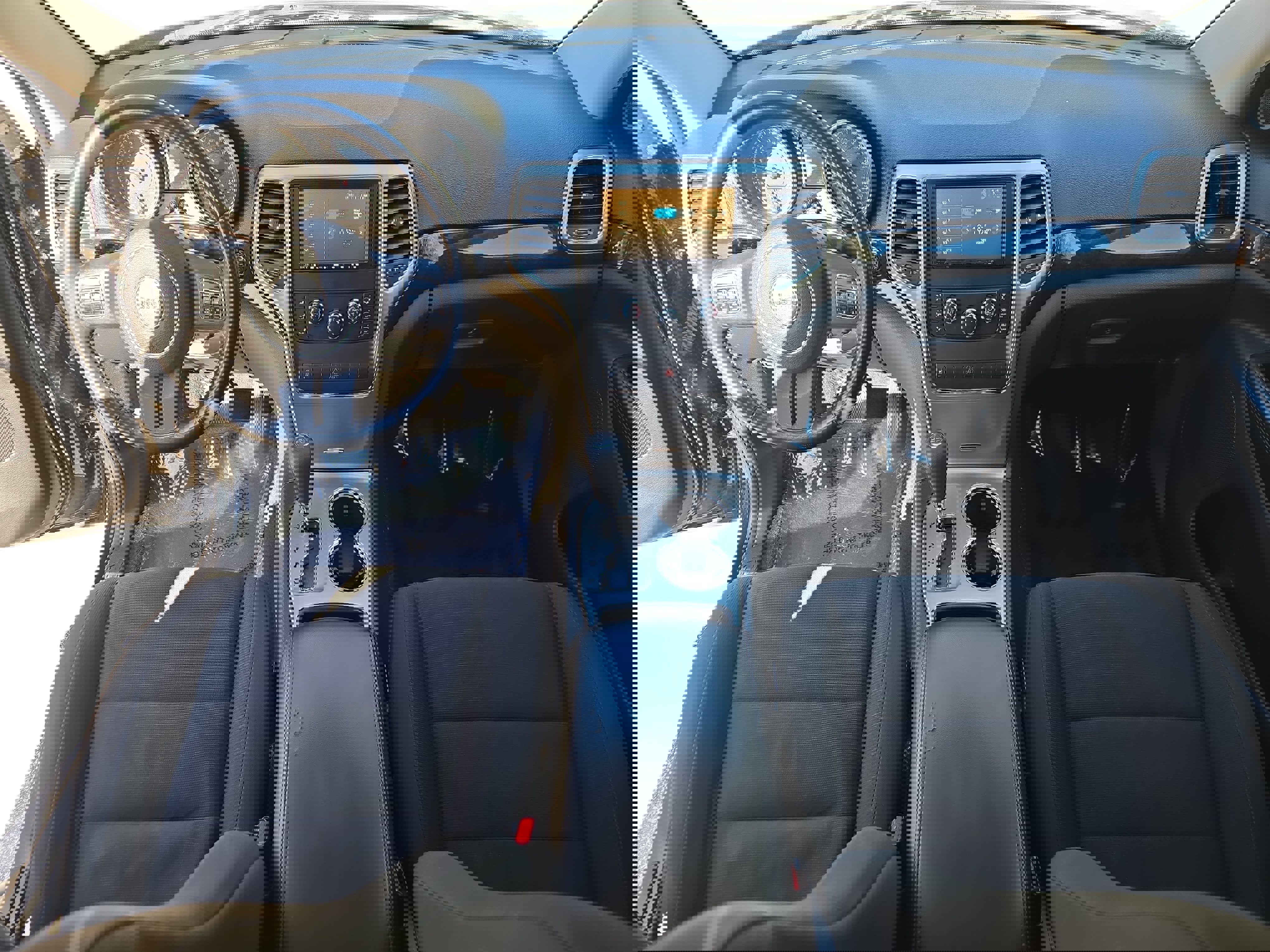 Used 2011 Jeep Grand Cherokee Laredo image 9