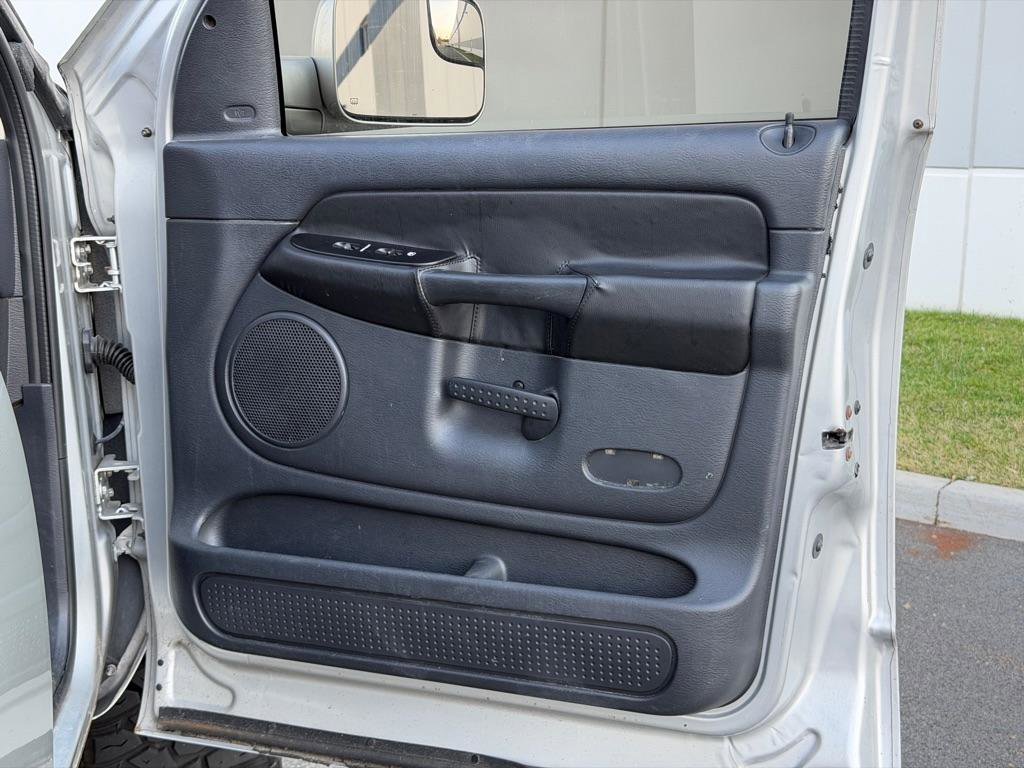 Used 2004 Dodge Ram 2500 Truck ST w/ Trailer Tow Group image 12