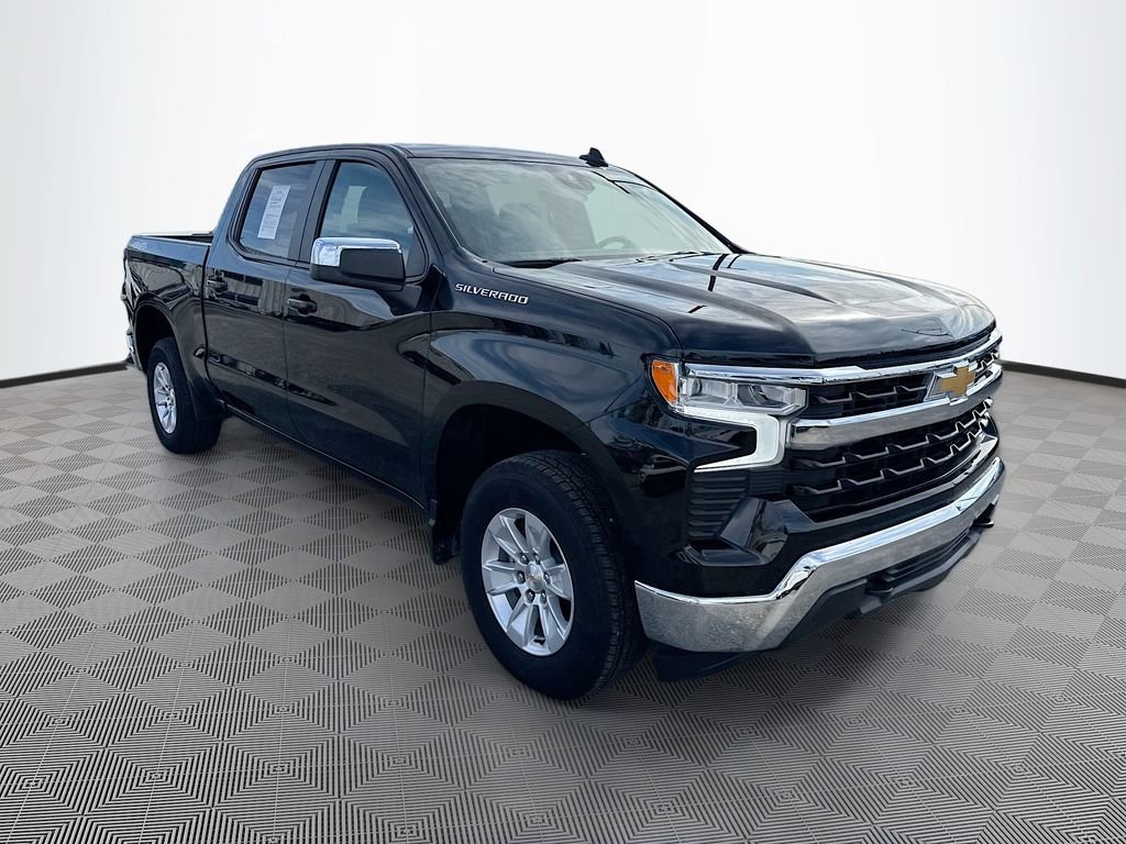 Used 2025 Chevrolet Silverado 1500 LT image 3