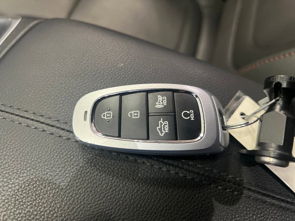 Used 2022 Hyundai Santa Cruz Limited image 33