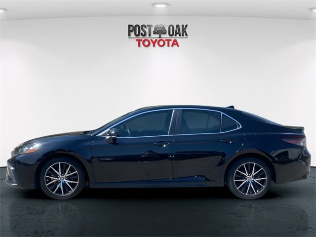 Used 2022 Toyota Camry SE image 4