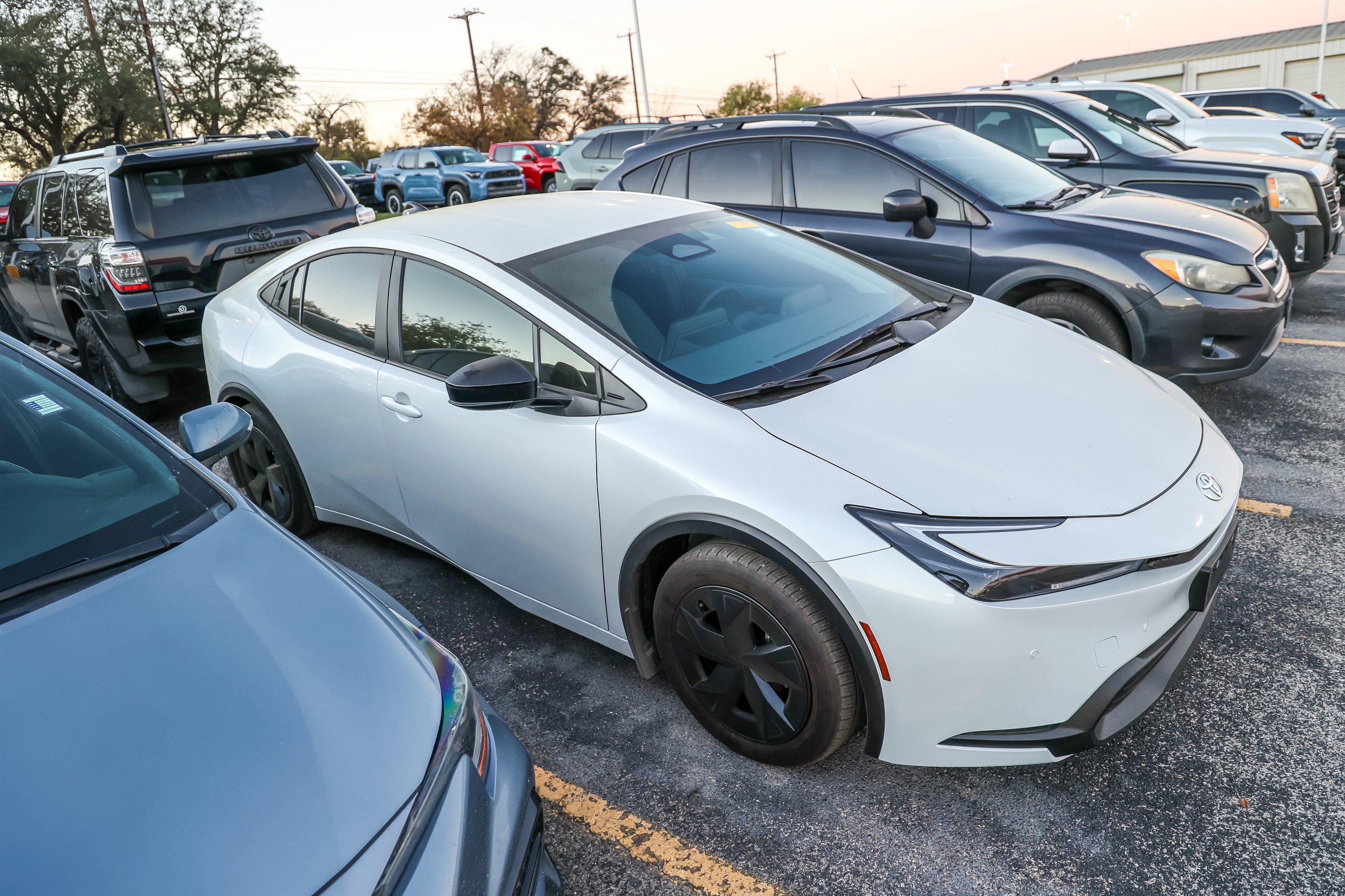 Used 2026 Toyota Prius LE image 7