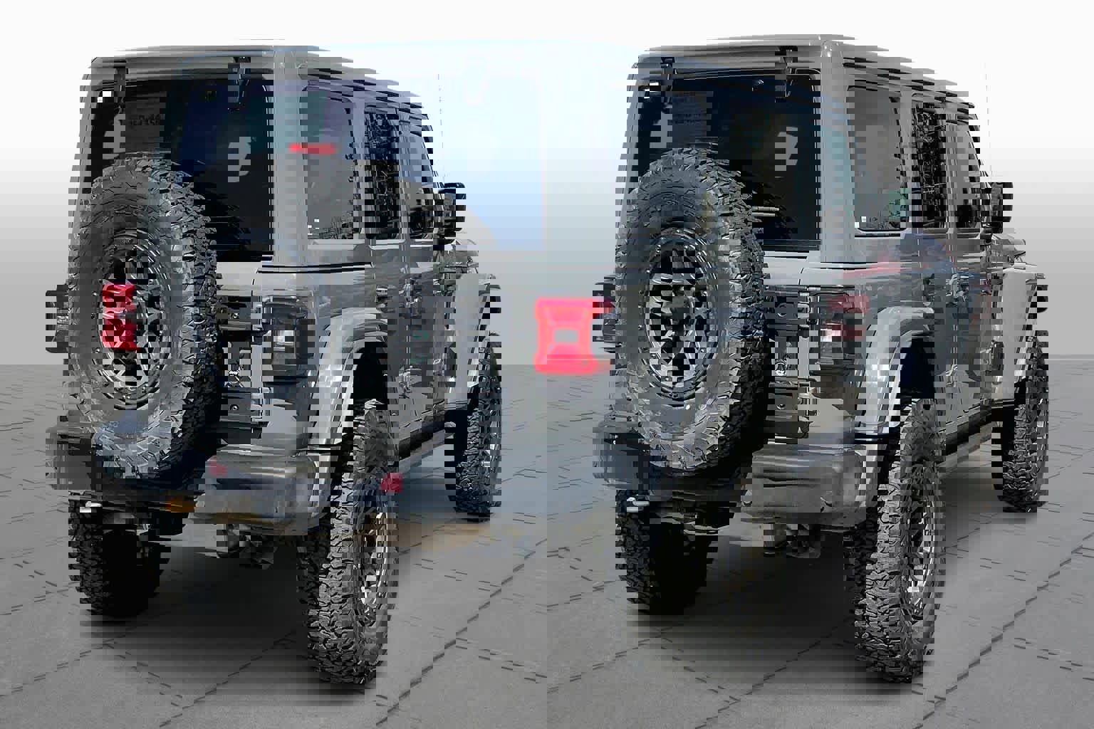 Used 2022 Jeep Wrangler Unlimited Rubicon w/ Xtreme Recon 35" Tire Package image 11