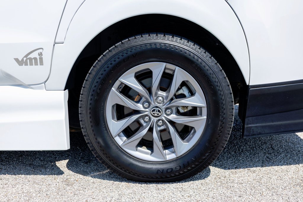 Used 2022 Toyota Sienna LE image 26