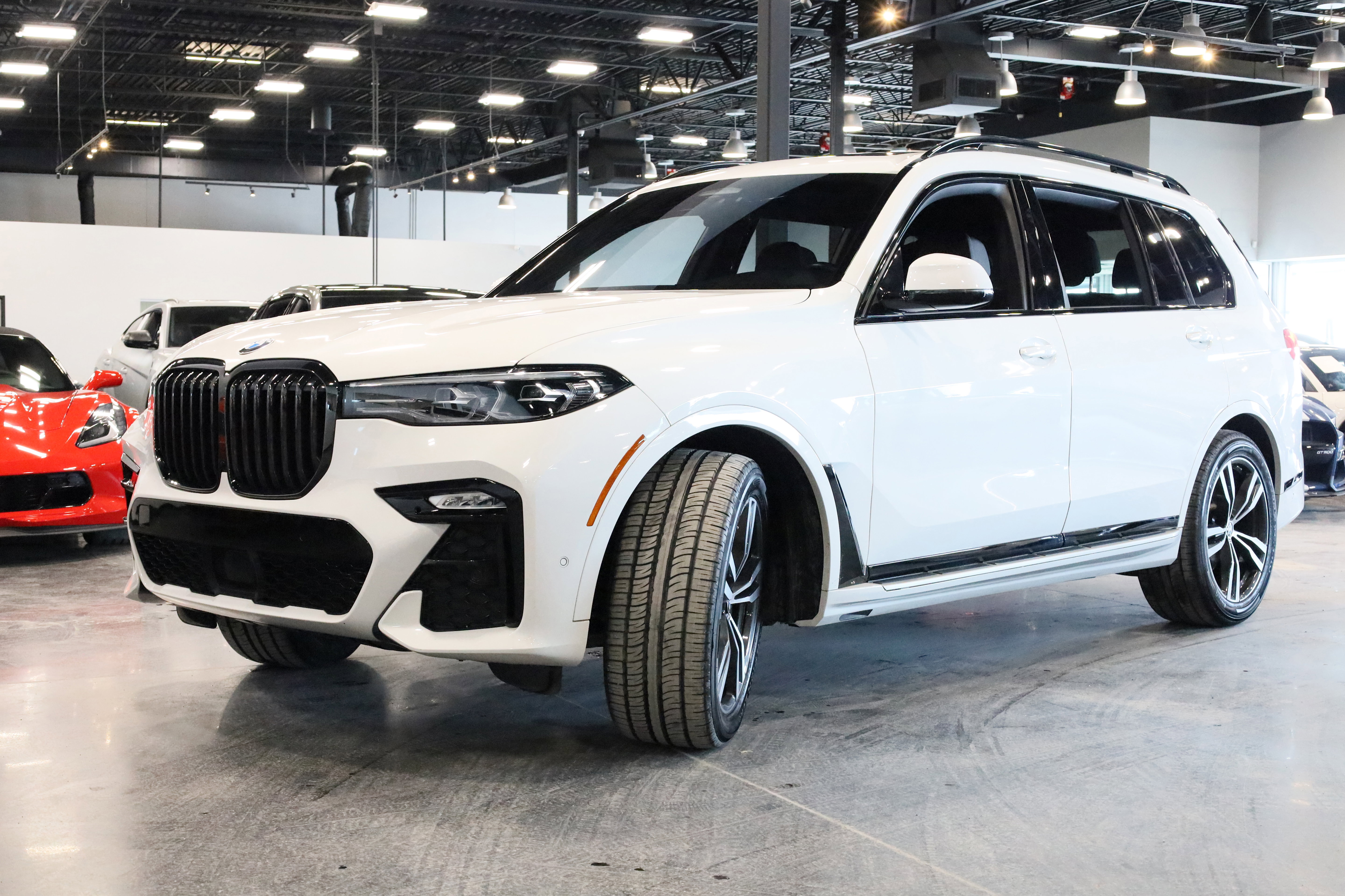 Used 2022 BMW X7 xDrive40i w/ M Sport Package image 3