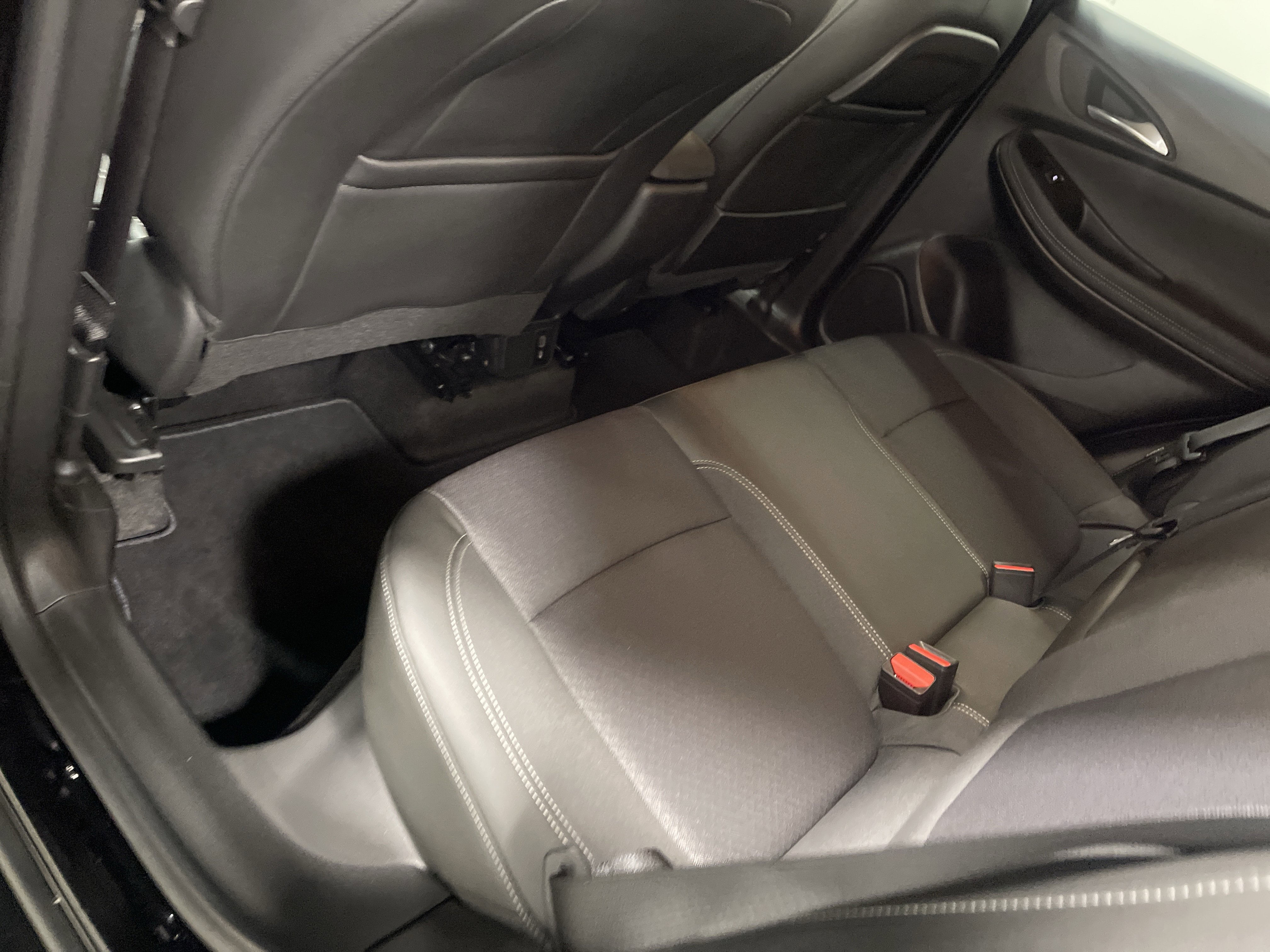 Used 2023 Buick Encore GX Select w/ Sport Touring Package image 17