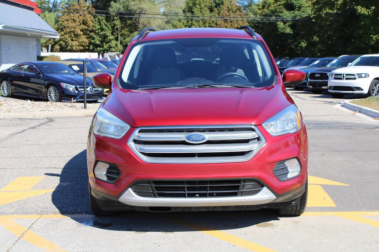 Used 2017 Ford Escape SE image 3