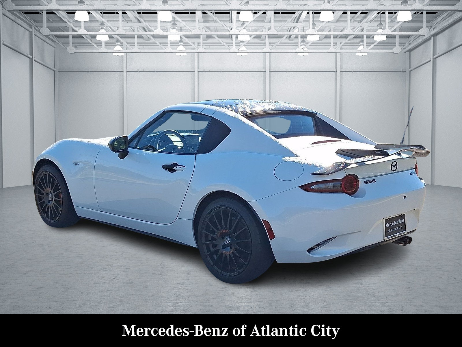 Used 2022 MAZDA MX-5 Miata RF Grand Touring w/ Weather Package RWD image 4