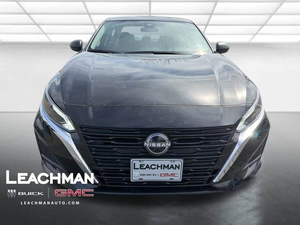 Used 2025 Nissan Altima 2.5 SV image 8