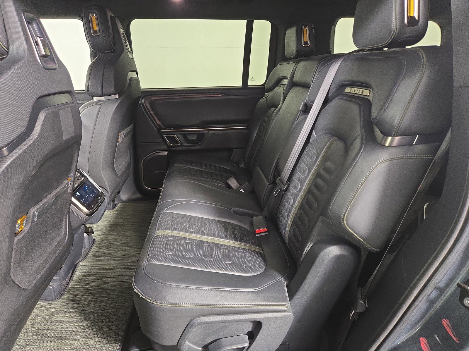 Used 2022 Rivian R1S Launch Edition image 21