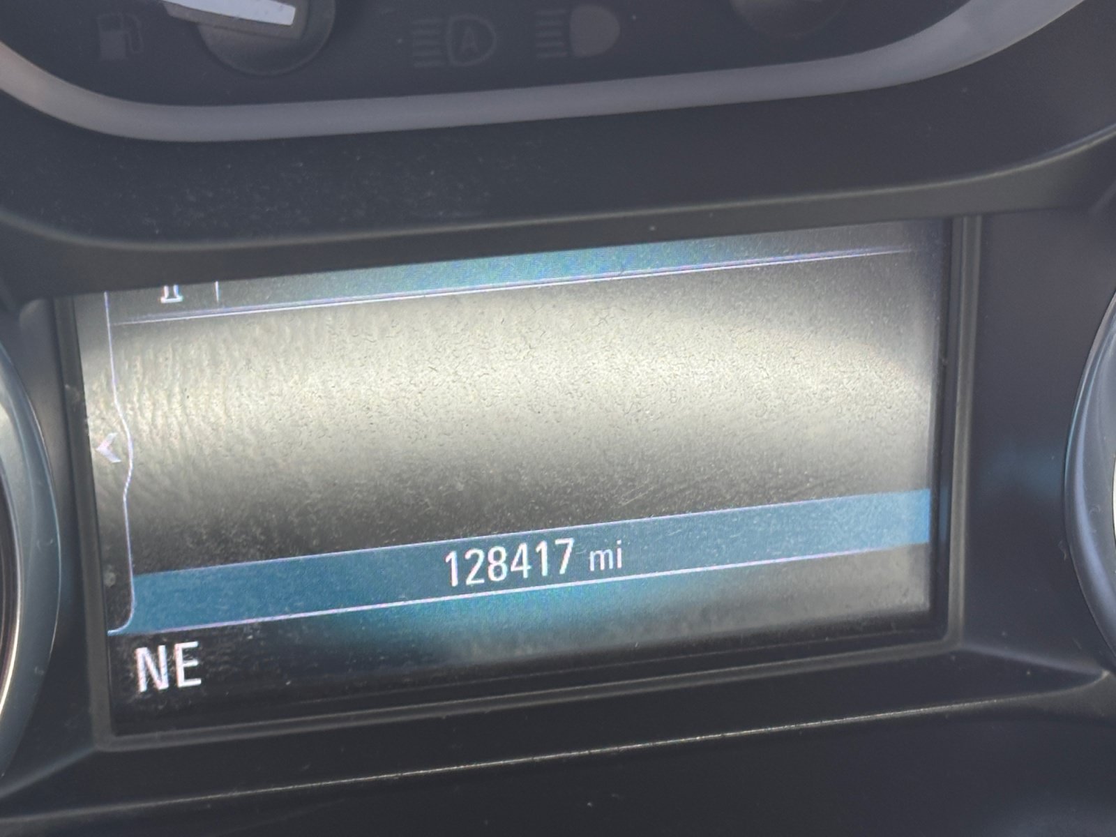 Used 2019 Buick Envision Essence FWD image 2
