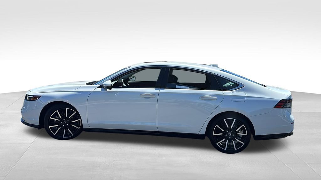 Used 2025 Honda Accord Touring image 4