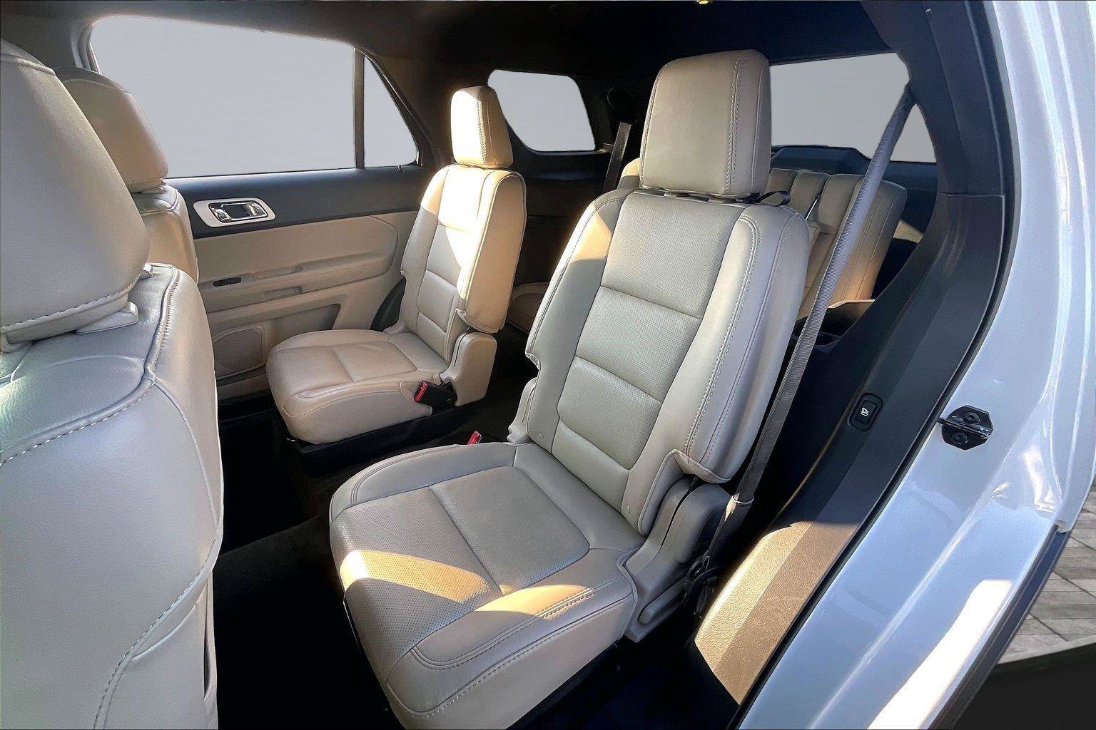 Used 2015 Ford Explorer Limited w/ Equipment Group 301A AWD/4WD image 26