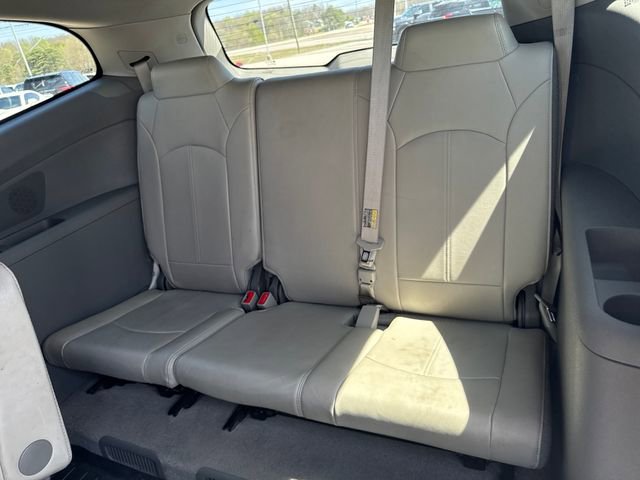 Used 2015 Chevrolet Traverse LT image 48