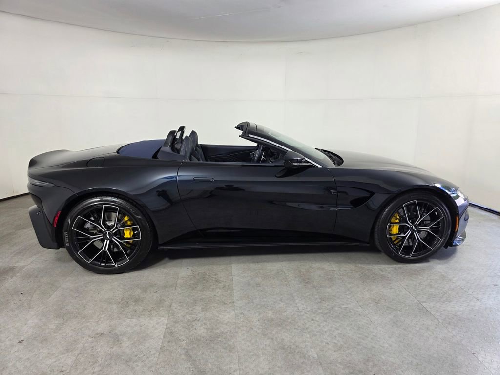 Used 2023 Aston Martin V8 Vantage Roadster RWD image 3