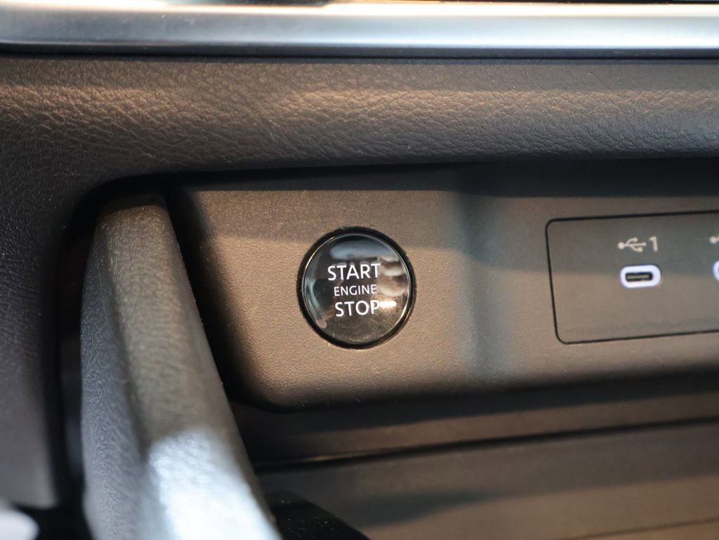 Used 2025 Nissan Rogue SV AWD/4WD image 27