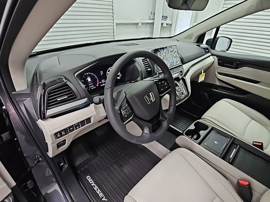 New 2026 Honda Odyssey Touring image 11