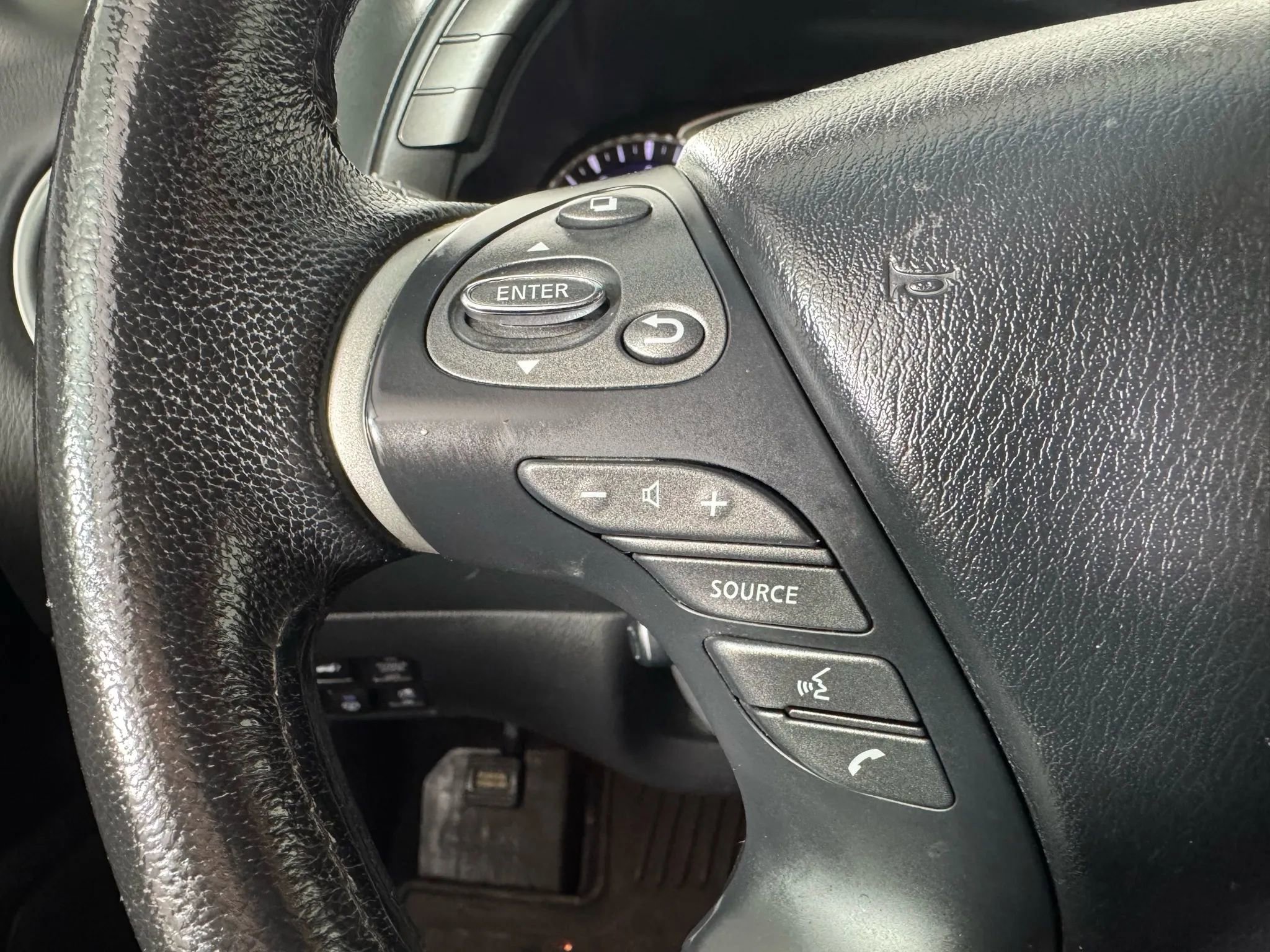 Used 2014 INFINITI QX60 AWD w/ Premium Plus Package image 15