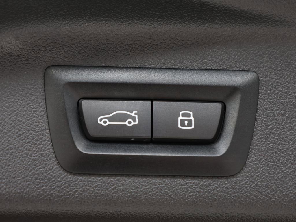 Used 2024 BMW X7 xDrive40i w/ M Sport Package image 10