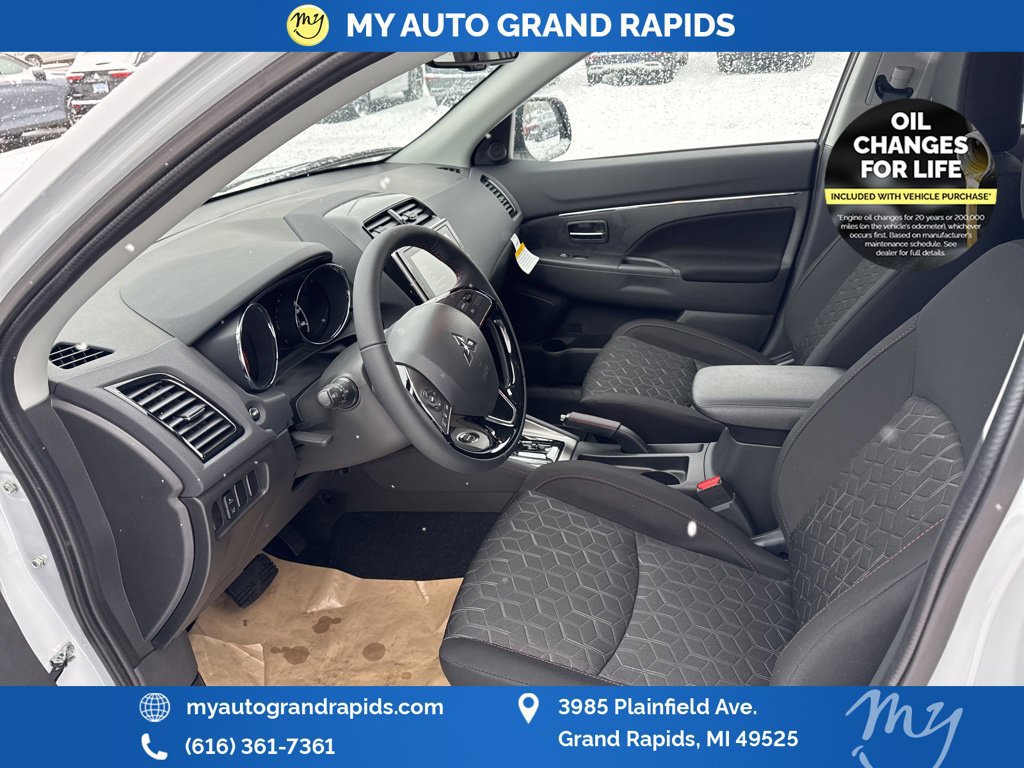 Used 2025 Mitsubishi Outlander Sport LE AWD/4WD image 10
