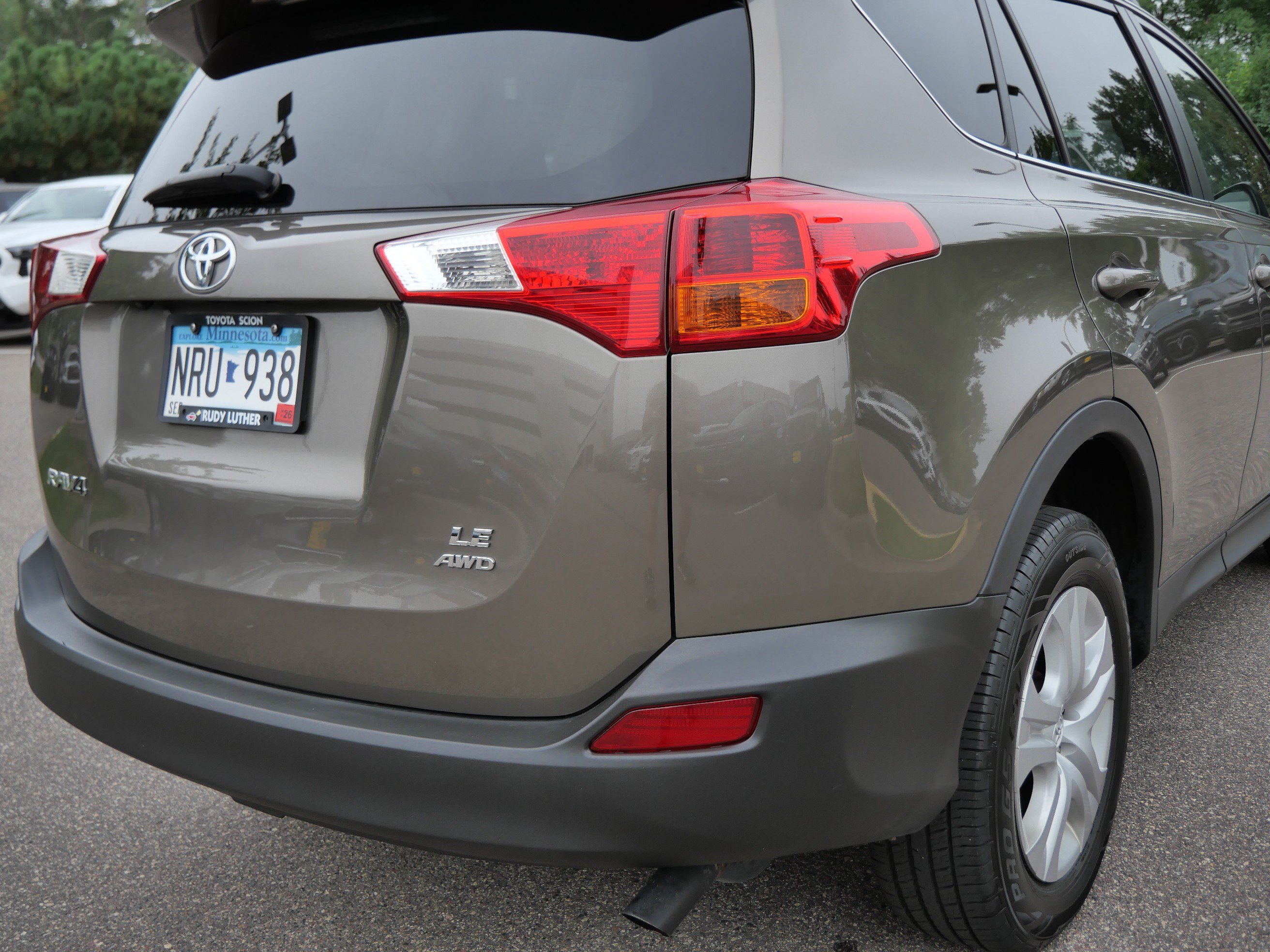 Used 2015 Toyota RAV4 LE AWD/4WD image 17