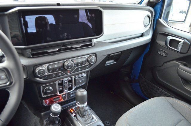 New 2026 Jeep Gladiator Sport AWD/4WD image 20