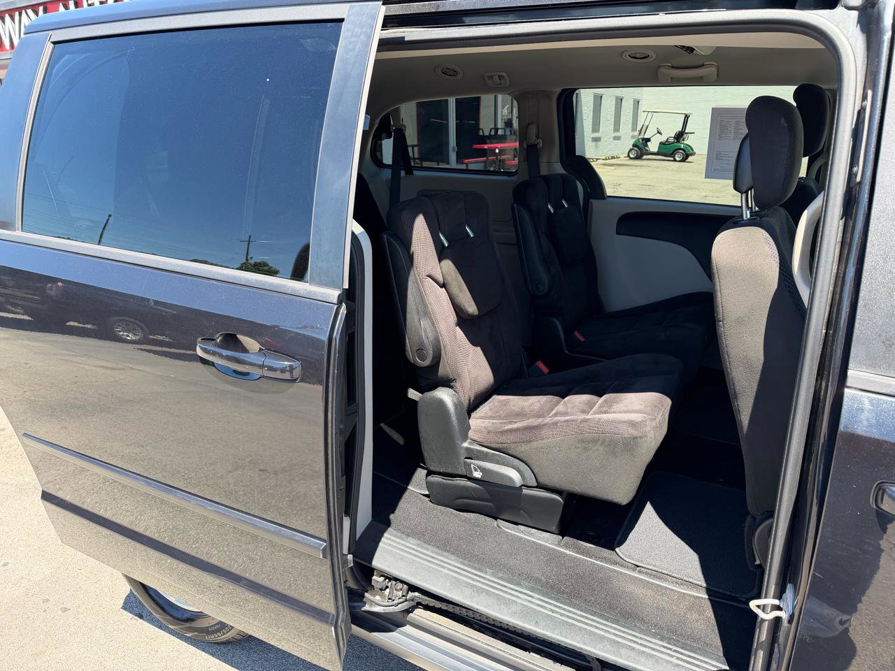 Used 2015 Dodge Grand Caravan SXT FWD image 10