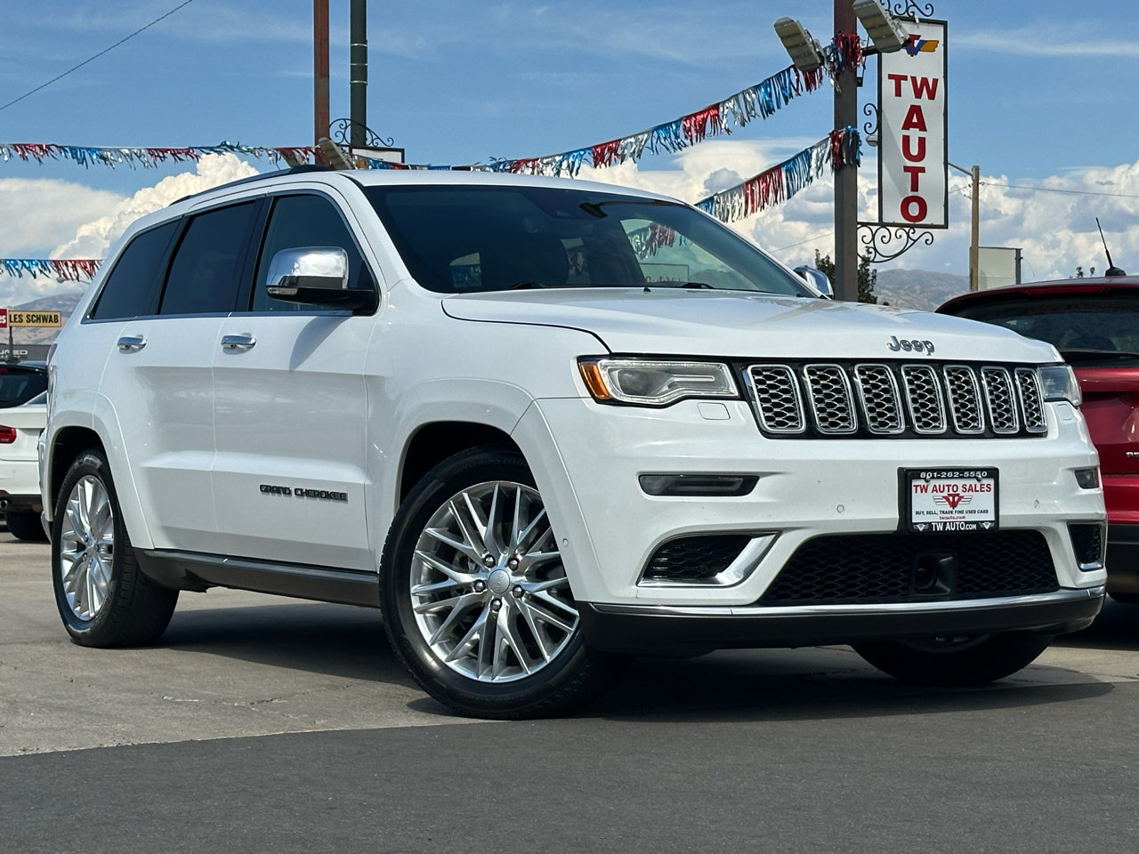 Used 2018 Jeep Grand Cherokee Summit image 3
